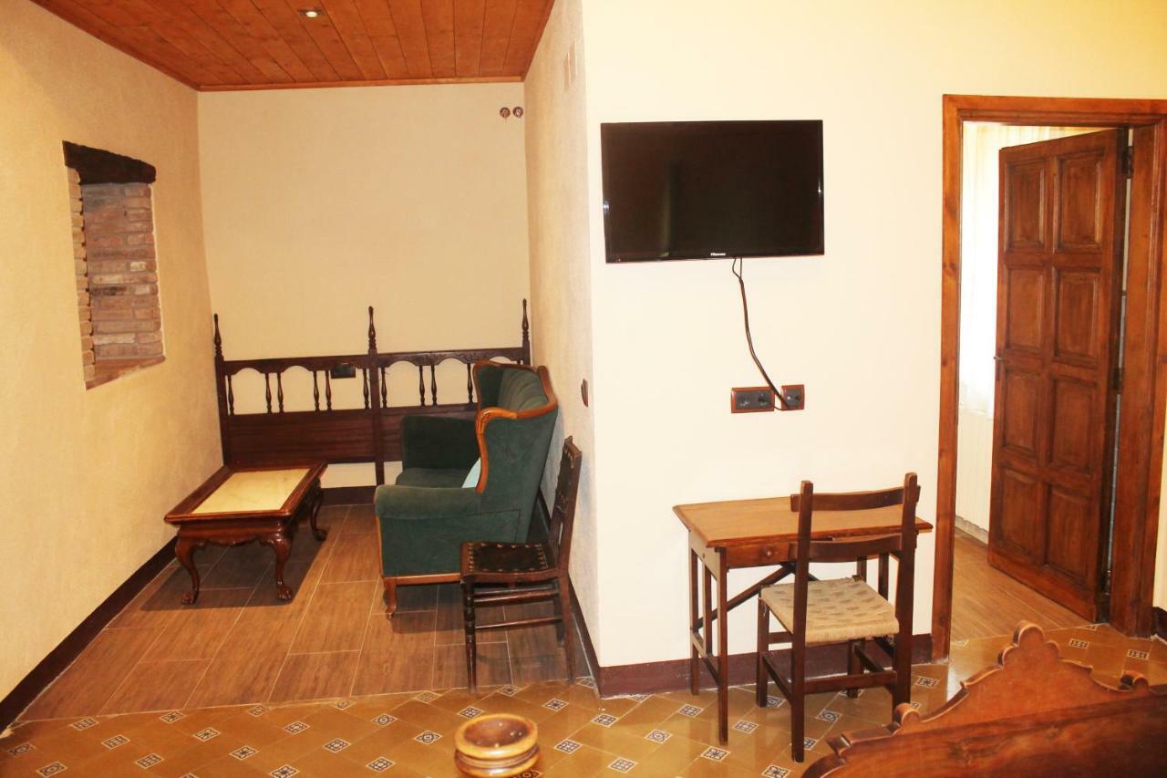 Hostal Rural Mas Blanc San Martín de Centellas Dış mekan fotoğraf